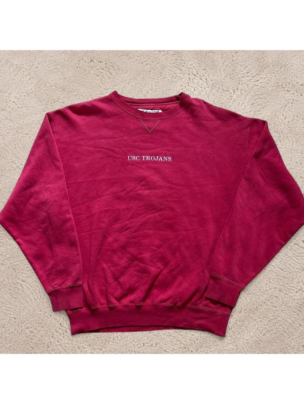Absolutely beautiful vintage 1990s USC Trojans crew sweatshirt.